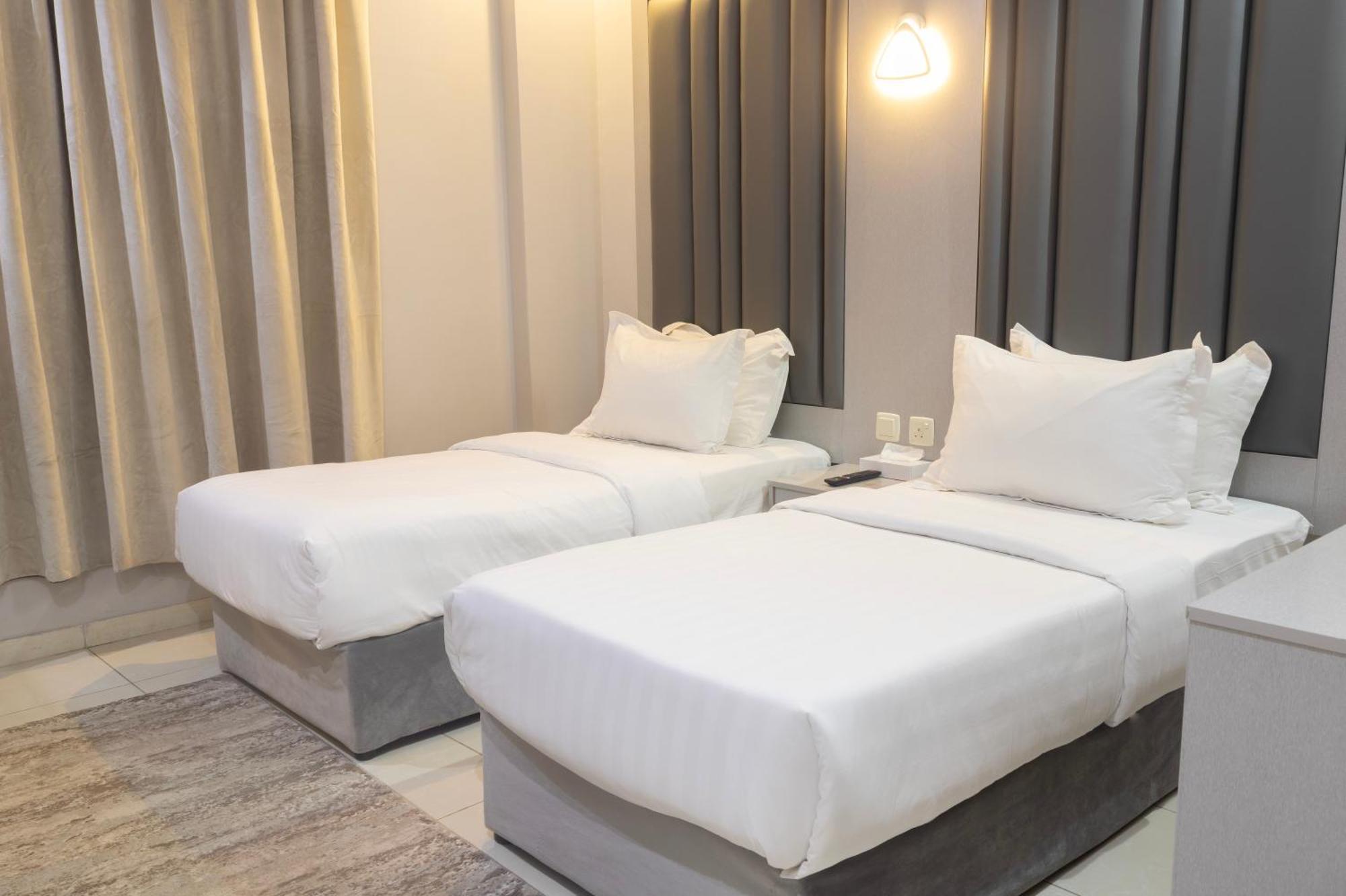 Areen Al Naeem Served Apartments เจดดาห์ ภายนอก รูปภาพ